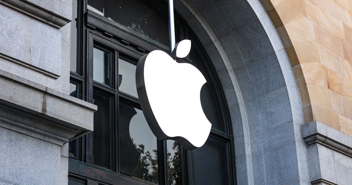 Apple Hit With $2.7 Billion UK Lawsuit Claiming Its Privacy Rules Favored Its Ow...